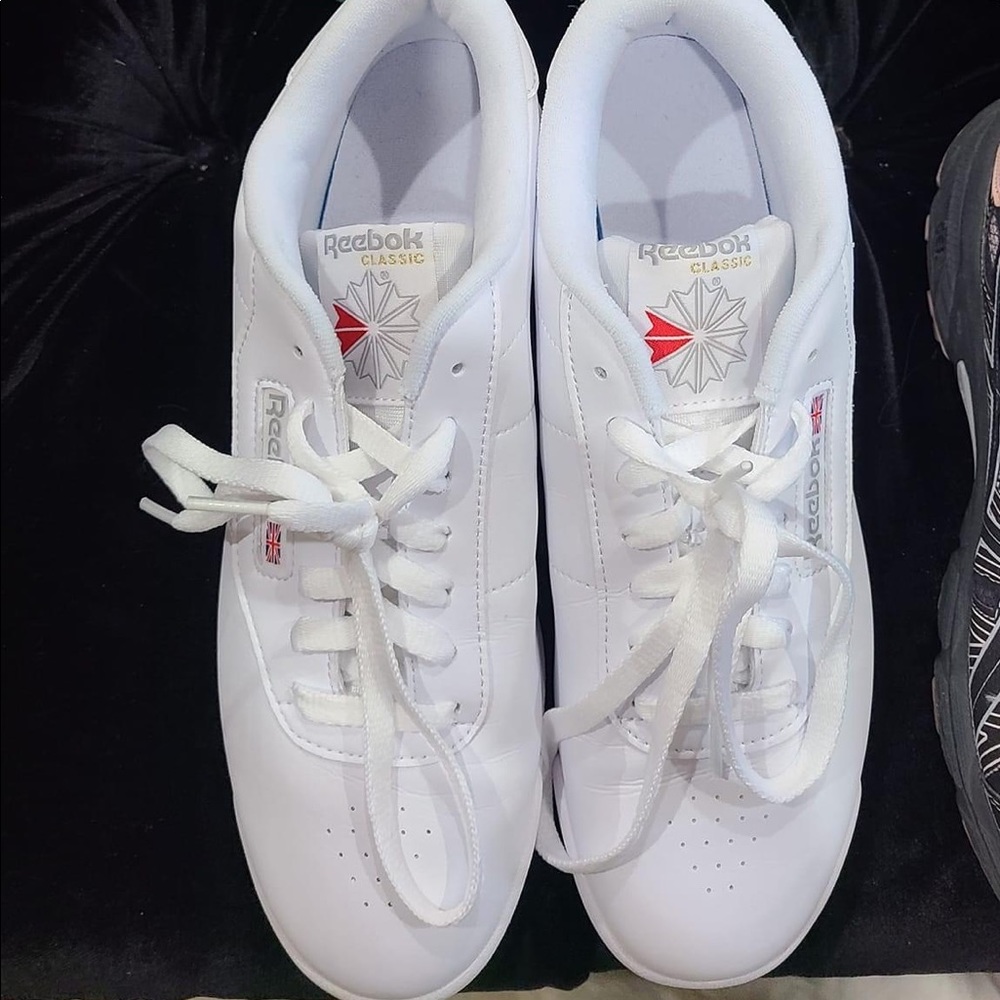 Reebok worn only 2 hours size 10